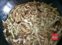 Illustration of braised noodles 4