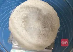 Illustration of how to make rose roll 1