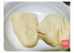 Illustration of how to make salt and pepper rolls 1