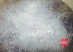 Illustration of how to make leek boxes 4