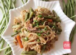 Illustration of how to make braised beans and noodles 8