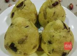 Illustration of how to make steamed buns with raisins and red dates 9