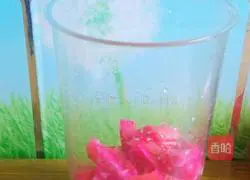 Illustration of how to make dragon fruit cake 1