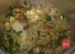 Illustration of how to make delicious baked rice with vegetables, fruits and shrimps 3