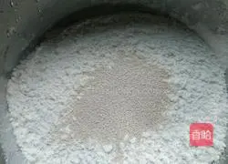 Illustration of how to make brown sugar jujube hair cake 1