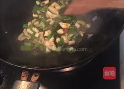 Illustration of how to make fried rice noodles with carrots 7