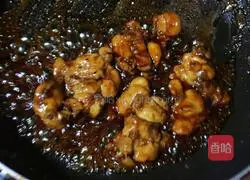 Illustration of how to make teriyaki chicken wing rice balls 7