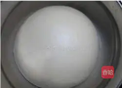 Illustration of how to make beef burgers 2