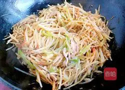 Illustration of how to make potato shredded burritos 20