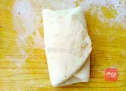 Pepper and salt Illustration of how to make shell flower rolls 15