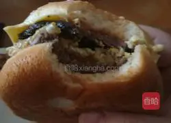Illustration of Homemade Thickened Steak Burger 4
