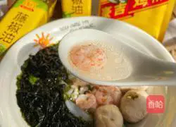 Illustration of how to make rice noodles with shrimps and seaweed 9