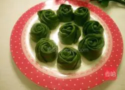 Illustration of how to make rose rolls 9