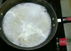 Illustration of how to make saliva cold noodles 6