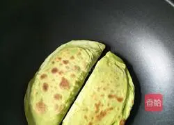 Illustration of how to make spinach noodle and leek box 17