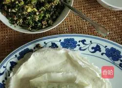 He fried it for me and my son at home Illustration of how to make spring rolls 5