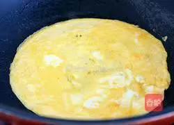 Illustration of how to make fried rice noodles with black pepper and shredded pork 7