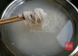 Illustration of how to make tomato rice noodles 3