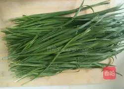 Illustration of how to make dandelion and chive box 5