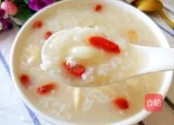 Illustration of how to make rock sugar lily porridge 2