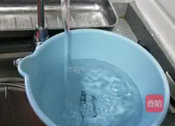 Illustration of how to make carrot and millet paste 6