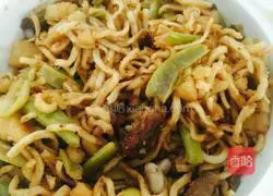 Illustration of how to make braised beans and noodles 9