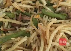 Illustration of home-style braised noodles 11