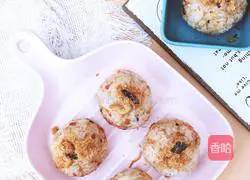 Illustration of how to make meat floss germ rice popcorn rice balls 8