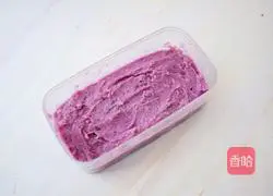 Illustration of how to make purple sweet potato and taro yogurt box 15