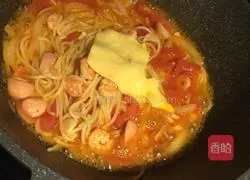Illustration of how to make tomato and shrimp pasta 6