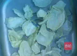 Illustration of how to make braised cabbage rice 3