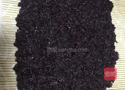 Illustration of how to make purple rice balls 4