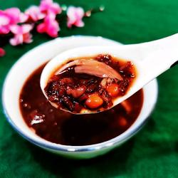 Red bean, purple rice and lily porridge
