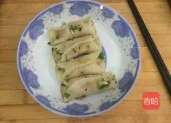 Illustration of how to make corn meat pot stickers 16