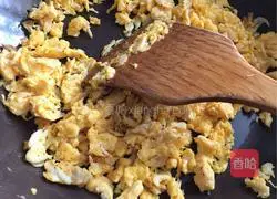 Illustration of how to make leek and egg boxes 1