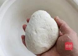 Illustration of how to make rose rolls 1