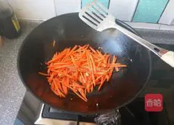 Illustration of how to make vegetarian spring rolls 6