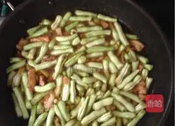 Illustration of how to make braised beans and noodles 4