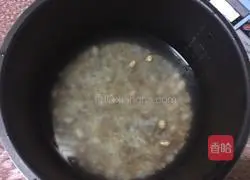 Illustration of how to make five-grain health porridge 3