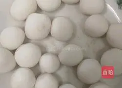 Caramel Yuanxiao ~ Illustration of how to make sugar without dumping 1