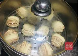 Illustration of how to make bean paste rolls 22