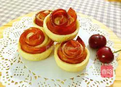 Illustration of how to make bacon rose rolls 12
