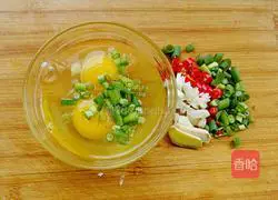 Illustration of how to make egg and vegetable fried pancakes 2