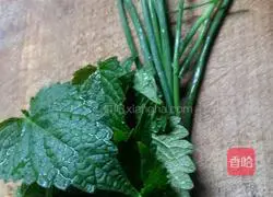 Illustration of how to make fried flower rolls 2