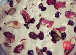 Illustration of how to make cranberry, red dates, raisins and brown sugar cake 7