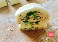 Illustration of how to make pepper-flavored flower rolls 13