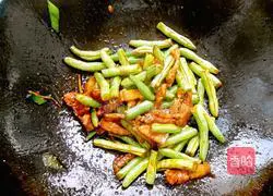 Illustration of Homemade Bean Braised Noodles 5