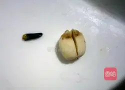 Longan and lotus seeds Illustration of how to make eight-treasure porridge 5