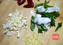 Illustration of how to make braised beans and noodles 4