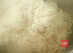 Illustration of braised noodles 11